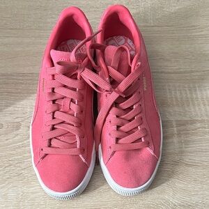 Puma Women's Pink Sneakers